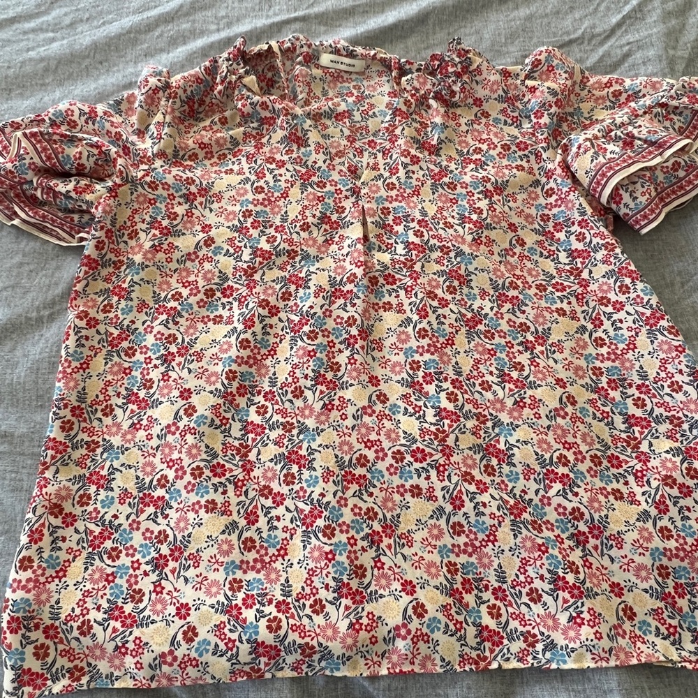 Max Studio - Floral Puff Sleeve Blouse NEW